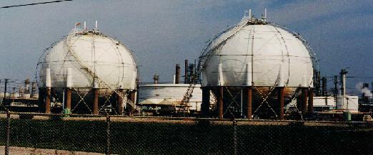 storage1.jpg (234111 bytes)
